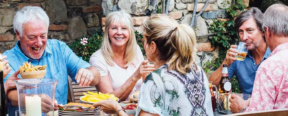tour party eating together in Italy