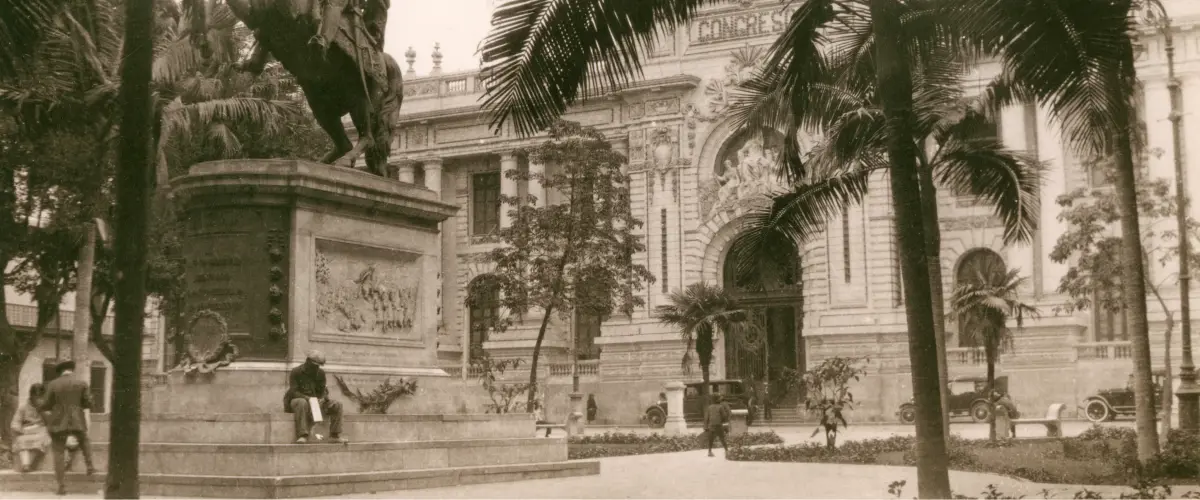 Latin-Carousel Container-01.jpg